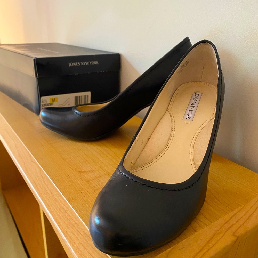 Souliers Jones New York, cuir noir, comme neufs